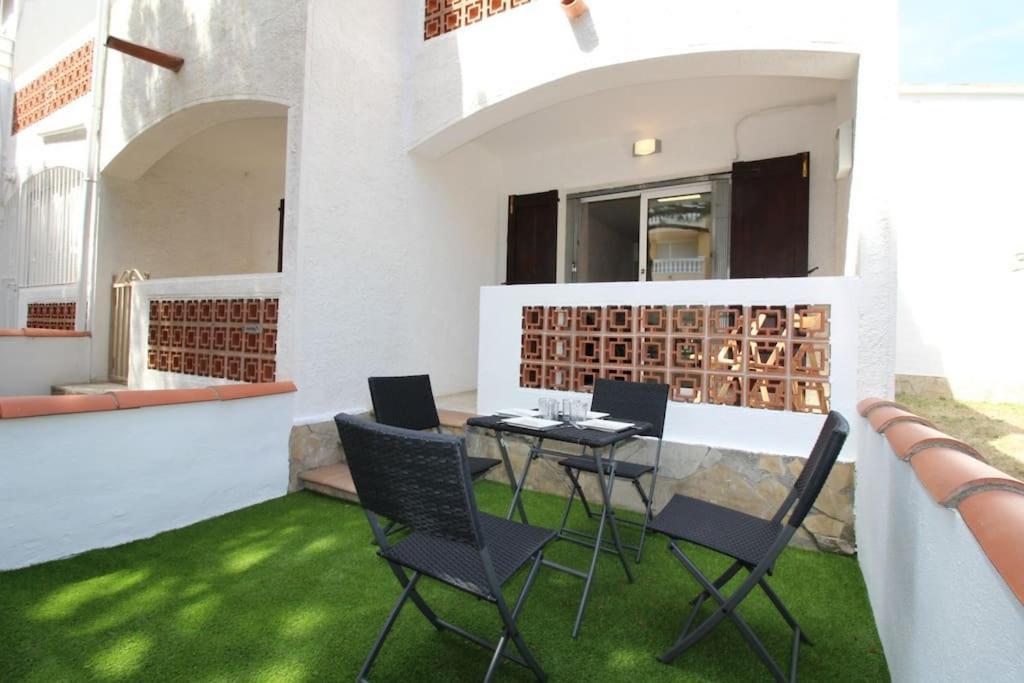 Appartement Situe A 100 M De La Plage 艾姆布里亚布拉瓦 外观 照片
