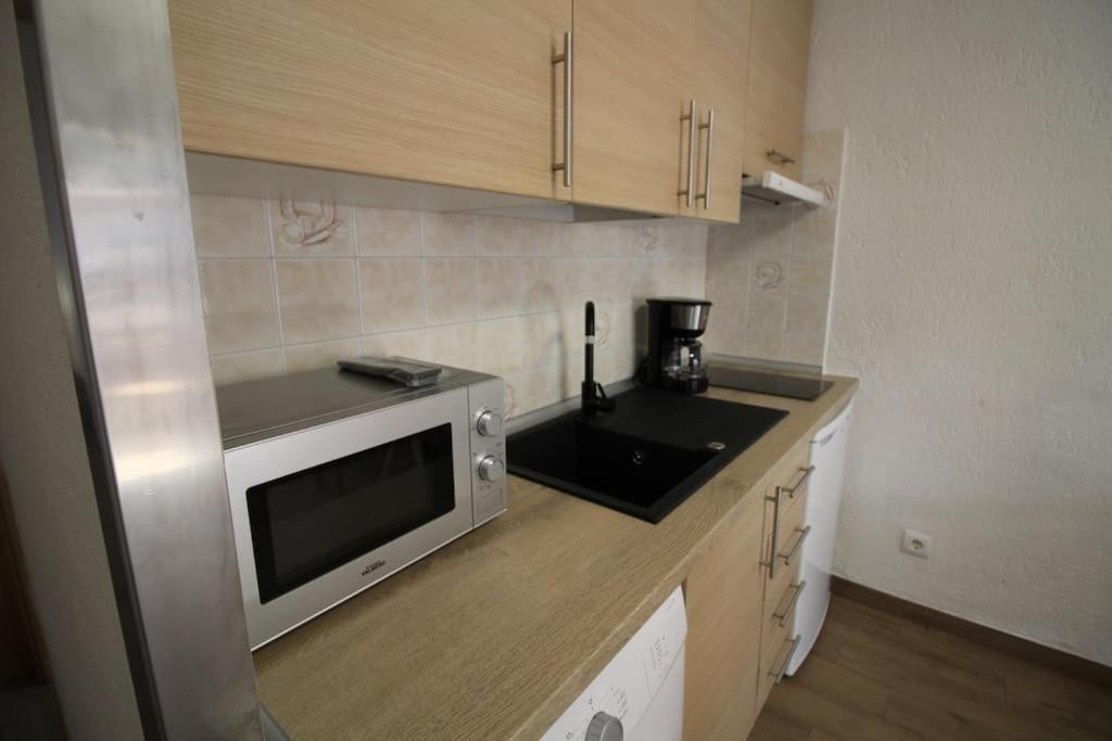 Appartement Situe A 100 M De La Plage 艾姆布里亚布拉瓦 外观 照片
